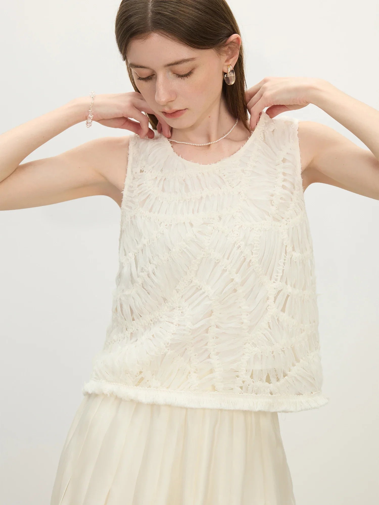 FSLE Braided Loose Sleeveless Fashion Vest Beige Top For Women 2025 Summer New Arrival Holiday Season Versatile Tops 25FS12337
